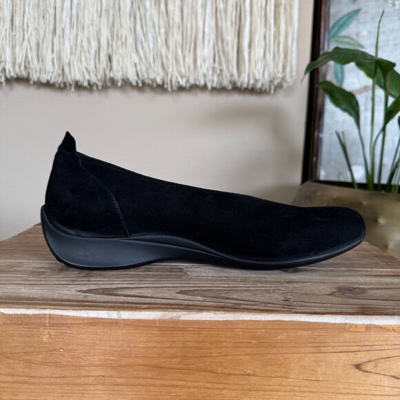 Wolkey Black Suede Slip on Comfort Rubber Bottom Sole Ballet Flats Size 10.5 - Picture 6 of 16